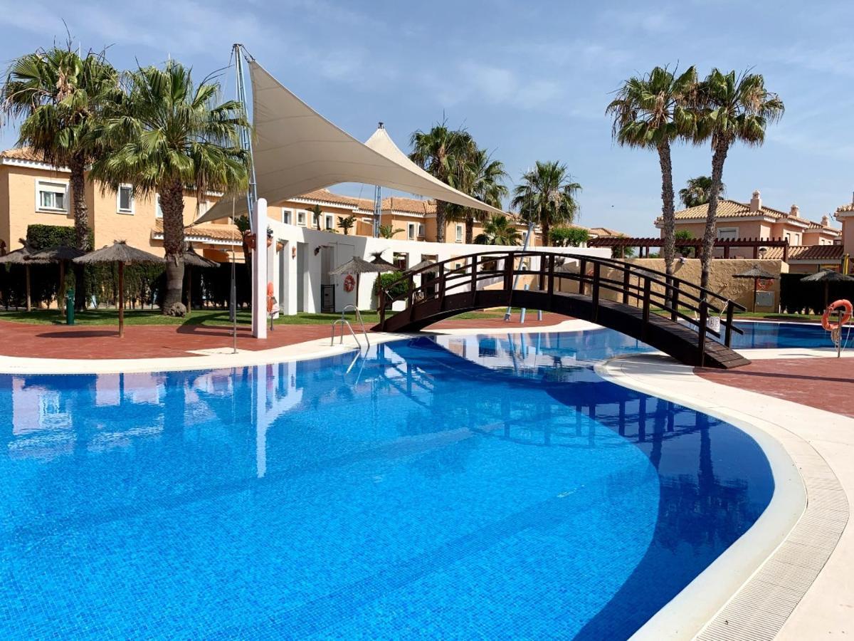 Marinas Sol - Tu hogar con jardín privado! Vera Exterior foto