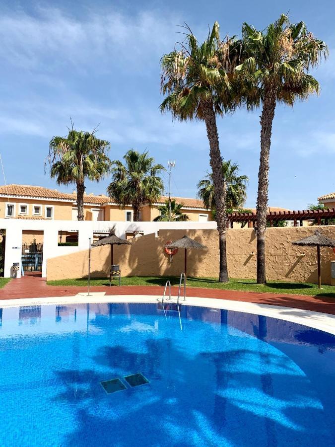Marinas Sol - Tu hogar con jardín privado! Vera Exterior foto