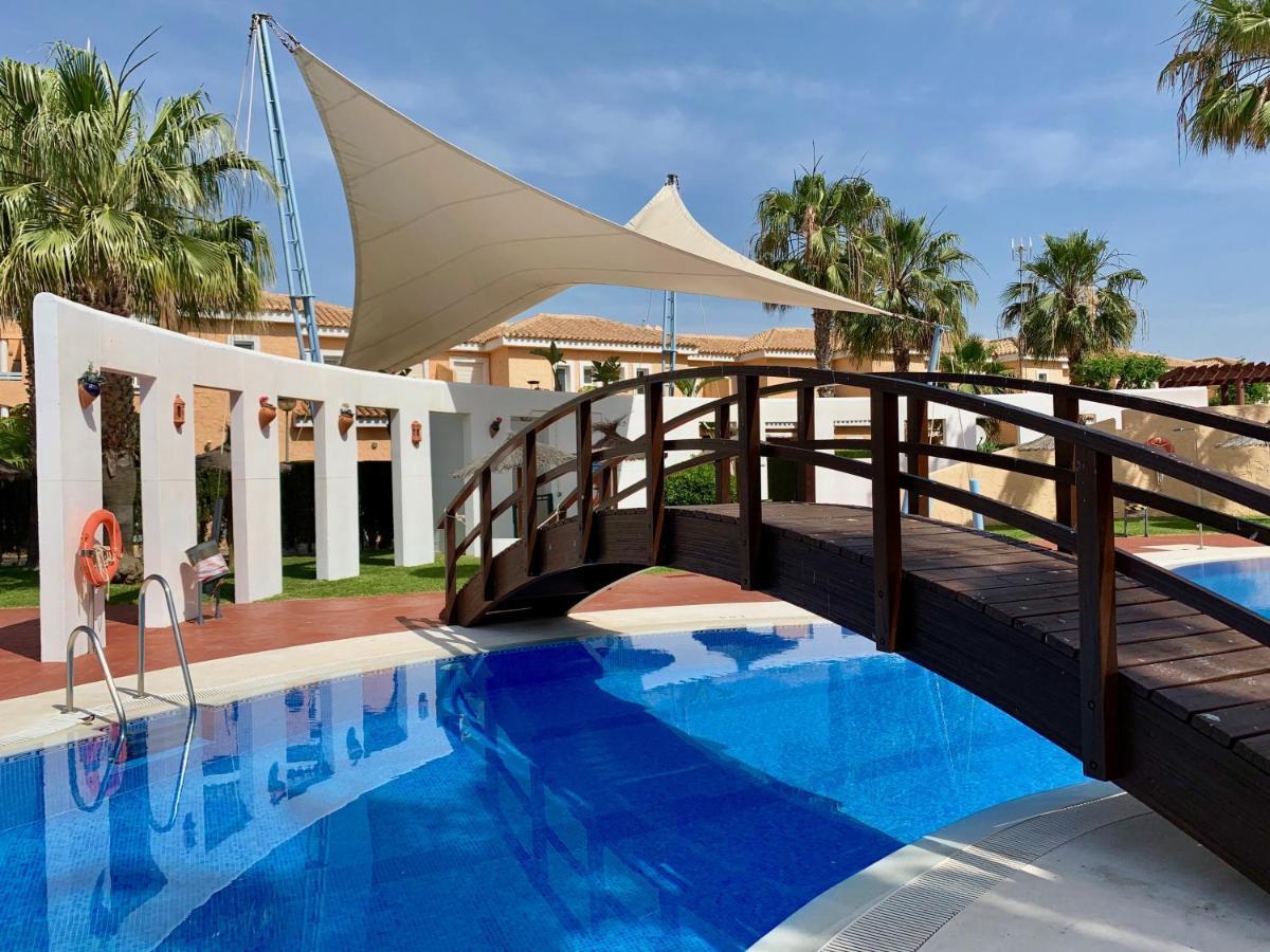 Marinas Sol - Tu hogar con jardín privado! Vera Exterior foto