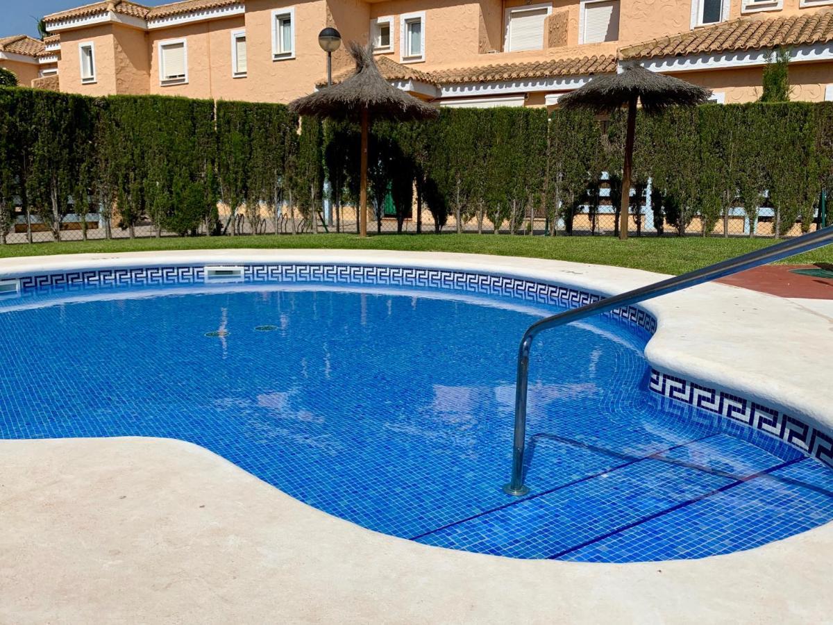 Marinas Sol - Tu hogar con jardín privado! Vera Exterior foto